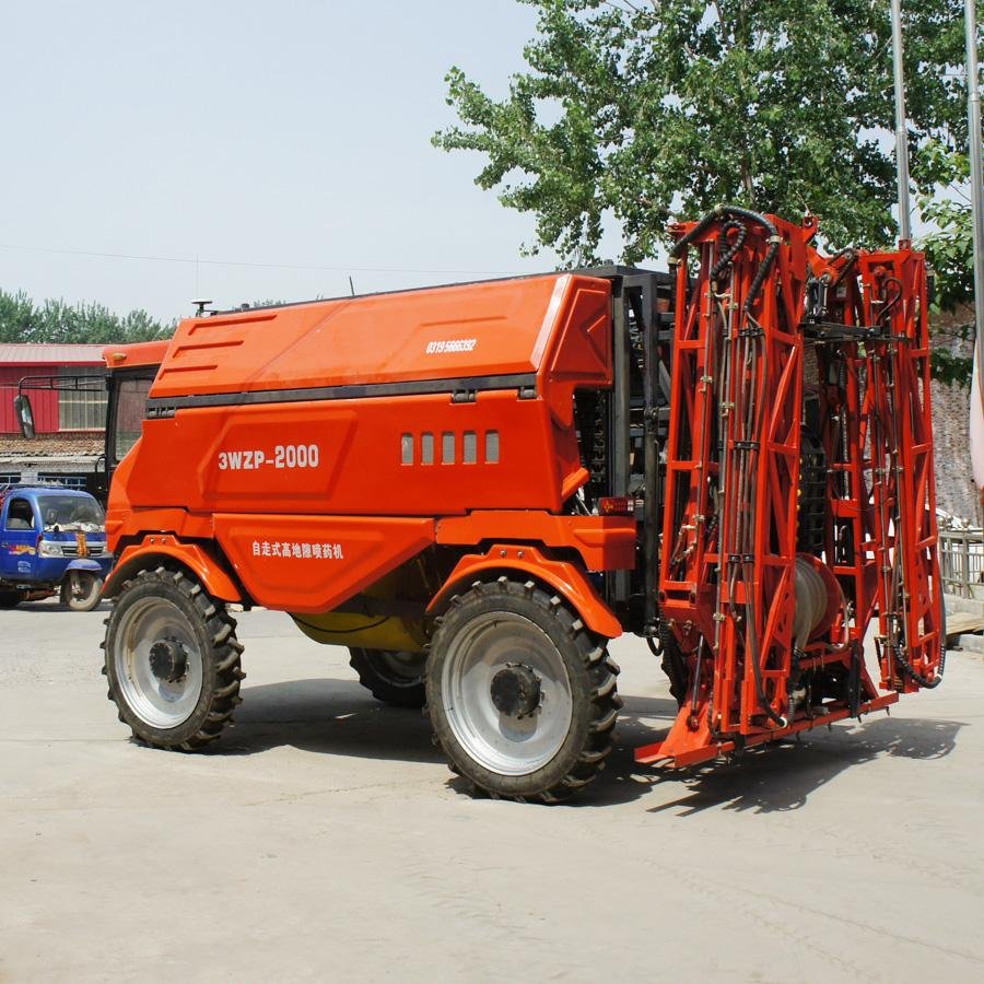 2000L High clearance self propelled type boom sprayer 5