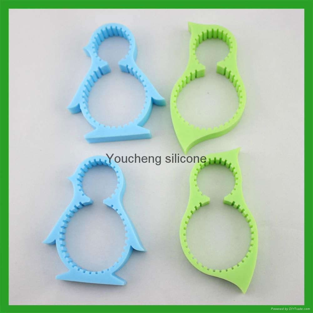 Silicone bottle opener 4