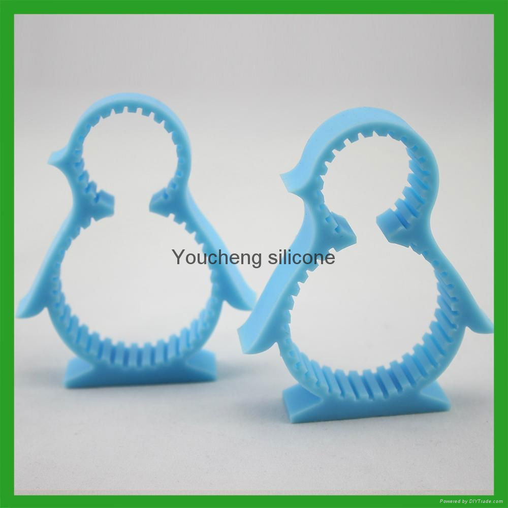 Silicone bottle opener 5