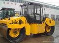 Hydraulic double drum vibratory roller 2