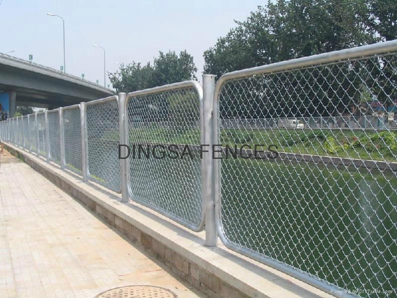 DINGSA Beautiful Grid Wire Mesh Fence 3