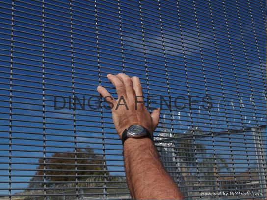 DINGSA 358 SECURITY MESH FENCING