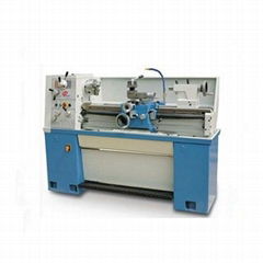 Horizontal manual lathe