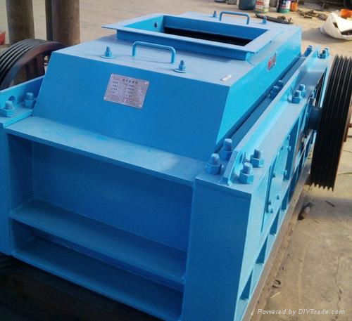 Double toothed roll crusher