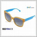 Customized Logo Novelty Fashion Designer Sunglasses with TR90 Yellow Frame