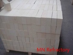High alumina bricks