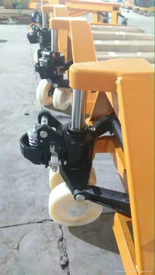 China Hot Sale 2-3 ton Hand Pallet Truck 5