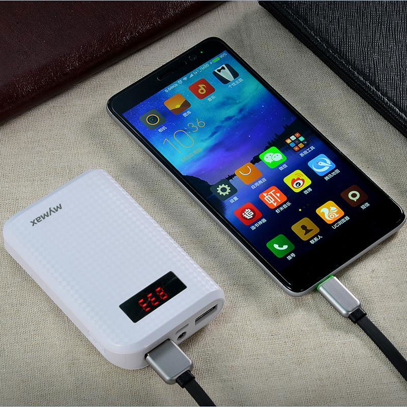 External Portable 10000mAh Carbon Power Bank with LED Display 3