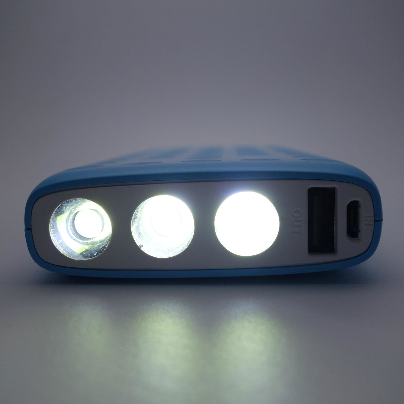 High capacity flashlight plastic shell power bank for mobile 3