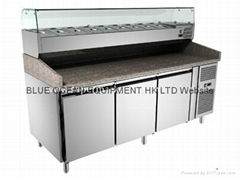 salad workbench refrigerator with glass cover and stainless steel pan