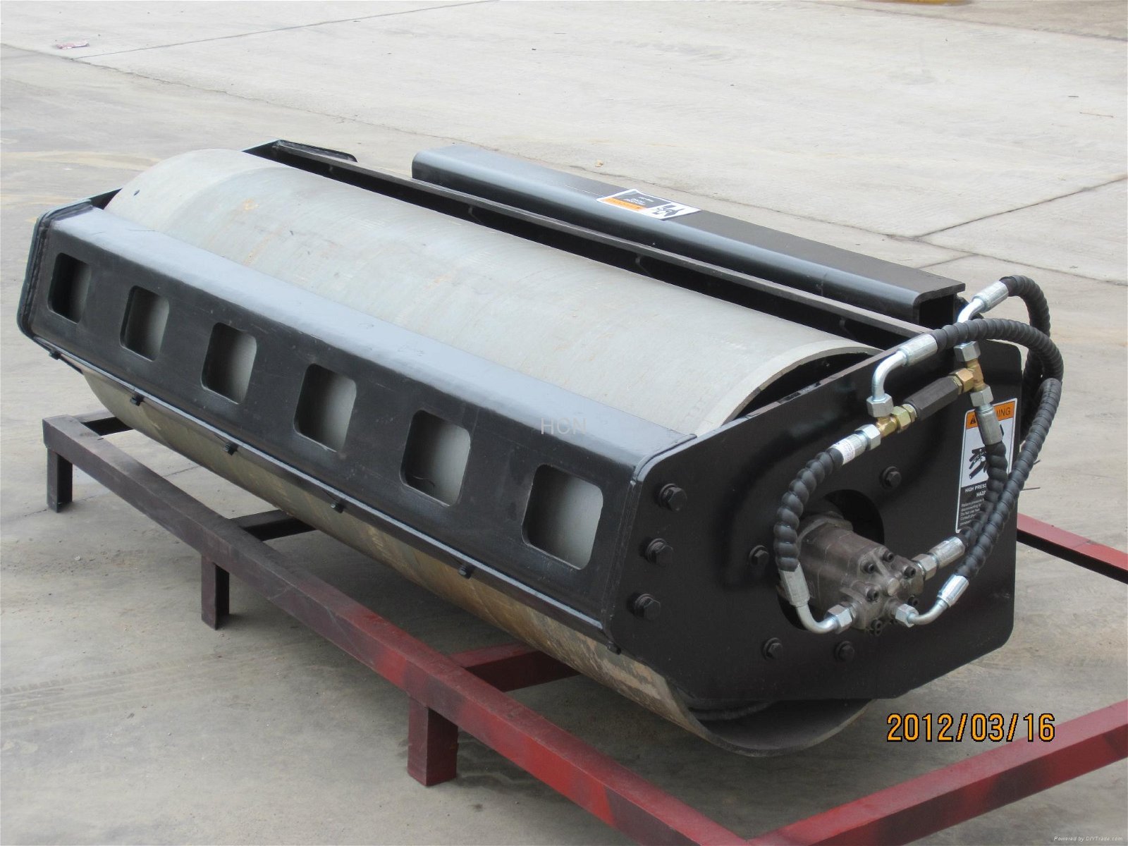 HCN 0205 series vibratory roller for skid steer loaders 3