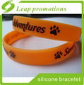 Hot Sale Wristband Custom Embossed Print silicone bracelets 1