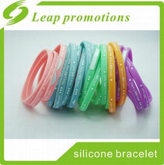 high quality favourite latest thin silicone bracelet silicone rubber wristband