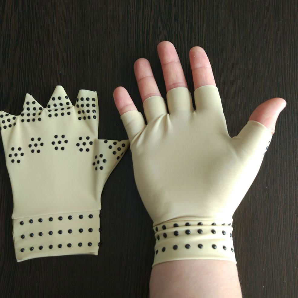 Ease Of Use Compression Arthritis Gloves