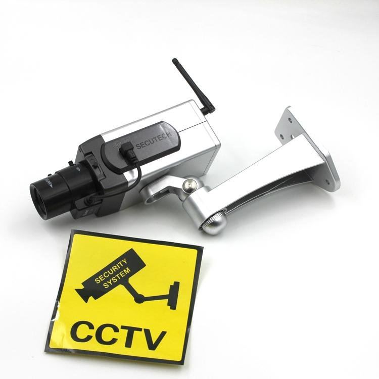 Motion Detection Realistic Decoy Dummy Security Surveillance Fake CCTV camera 2