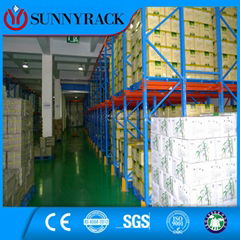Heavy duty warehouse storage drive in pallet rack 
