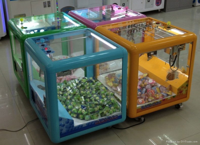 Kiddie Entertainment Coin-opeater Cube Doll Crane Machine 4