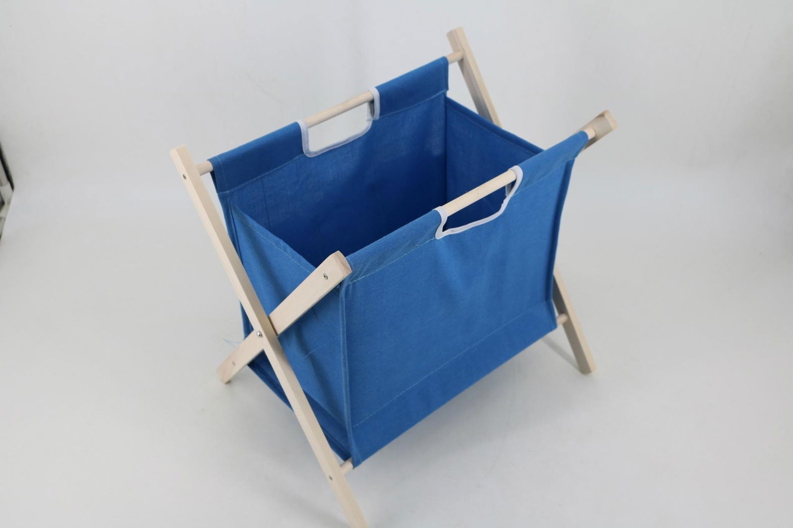 Different Colors And Styles Cloth Magazine Rack From He Ze Cao Country Yu Guang 