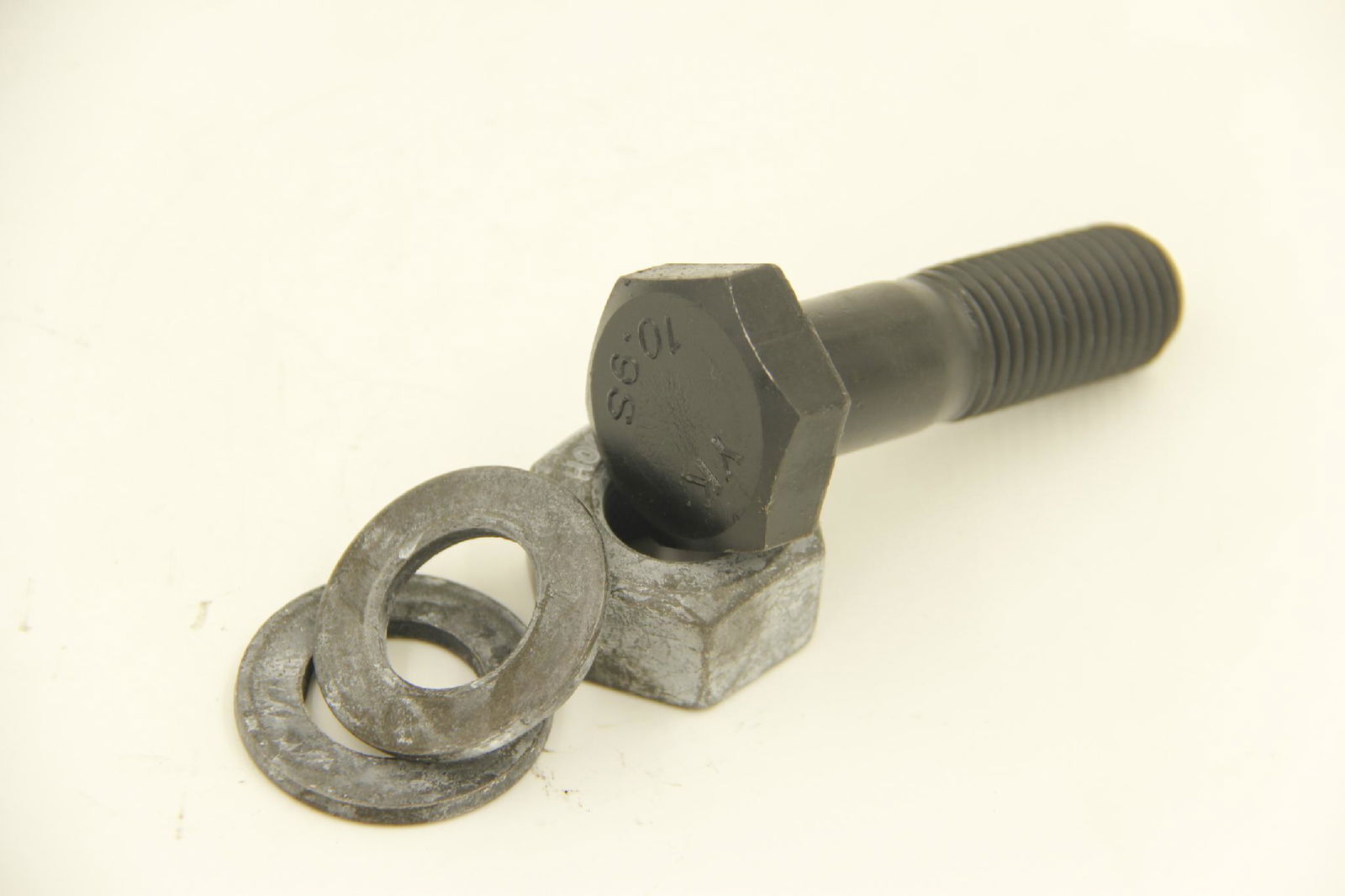 Hexagon head bolt and nut with washer 2