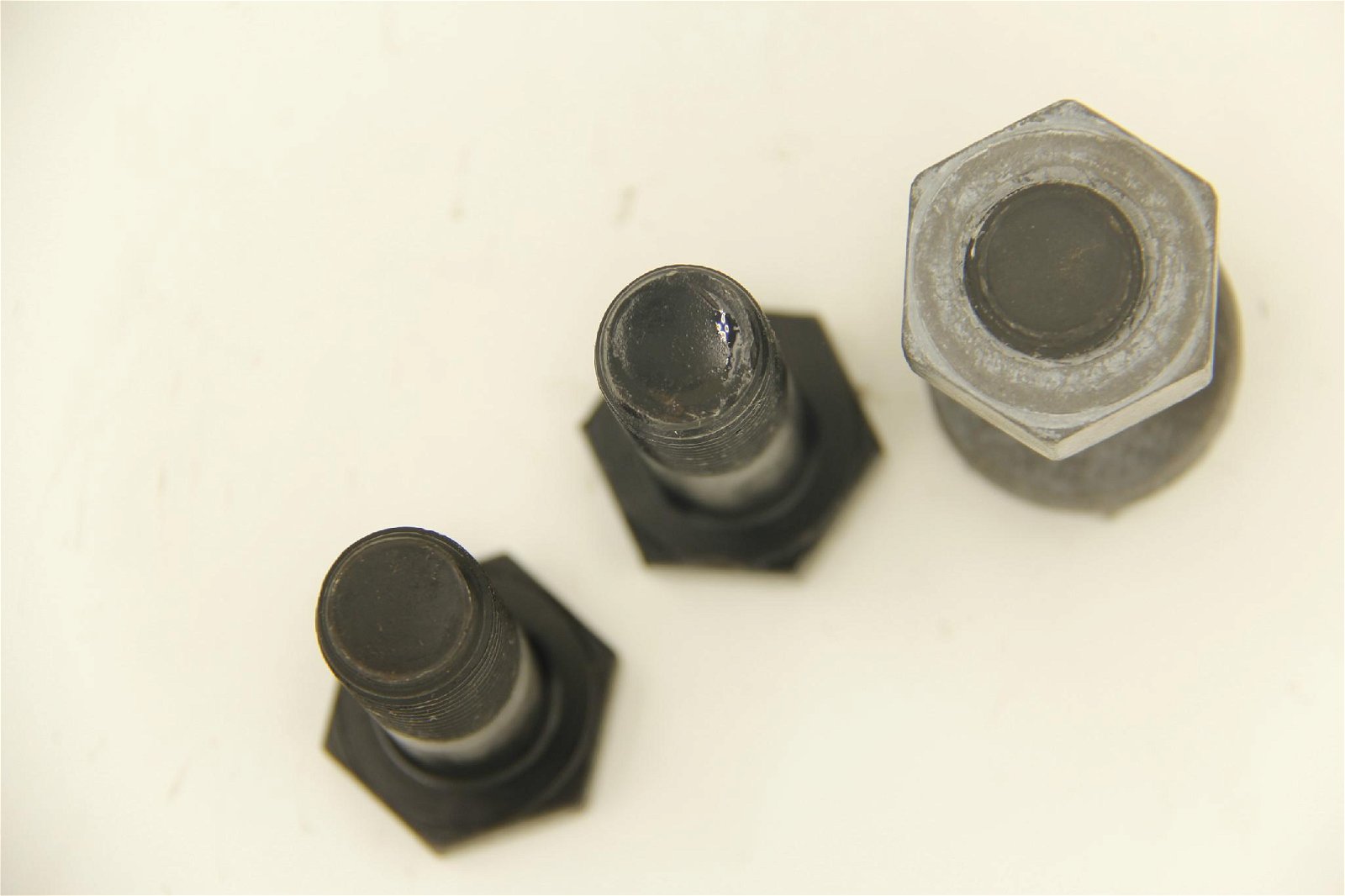 Hexagon head bolt and nut with washer 3