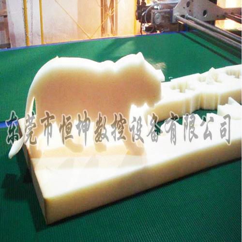 Numerical control vibration cutter sponge cutting machine 4
