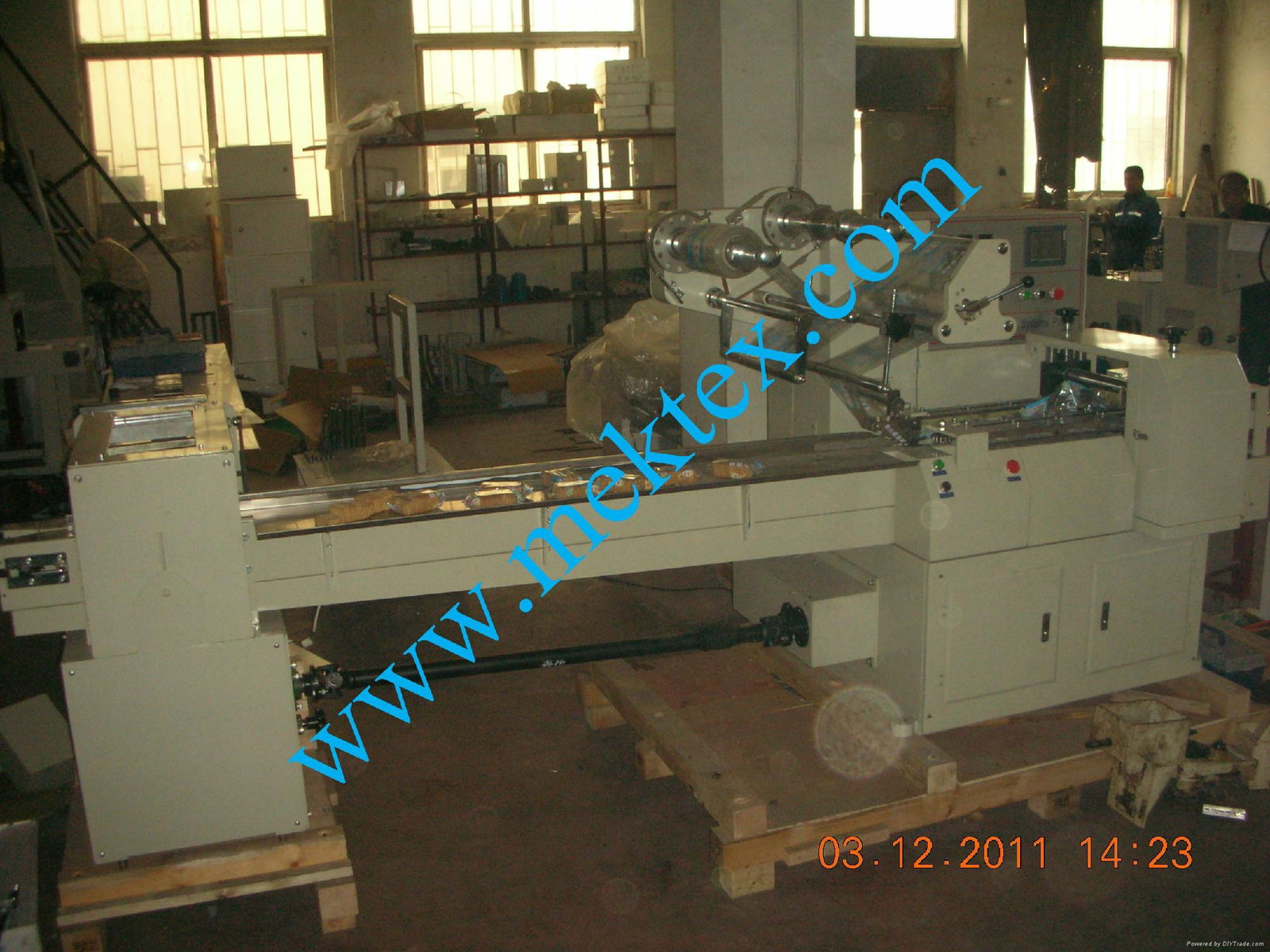 MEK-T1200 Free-tray Biscuit Packing Machine 3