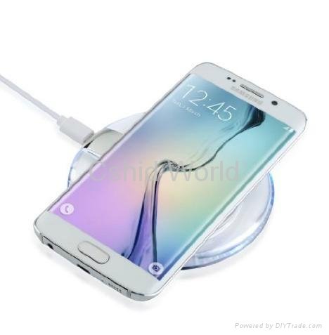 Creative Wireless charger power bank for cell phone use