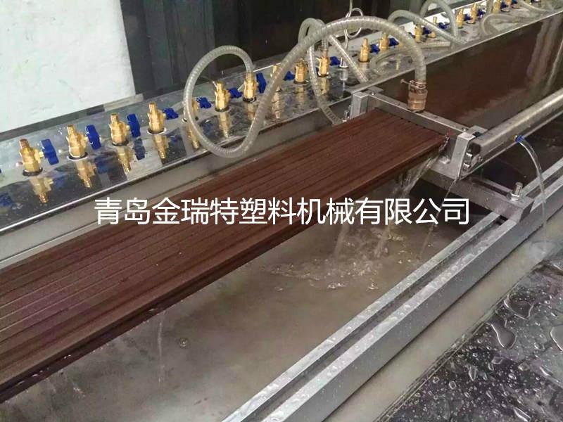 生態木塑型材生產線 3
