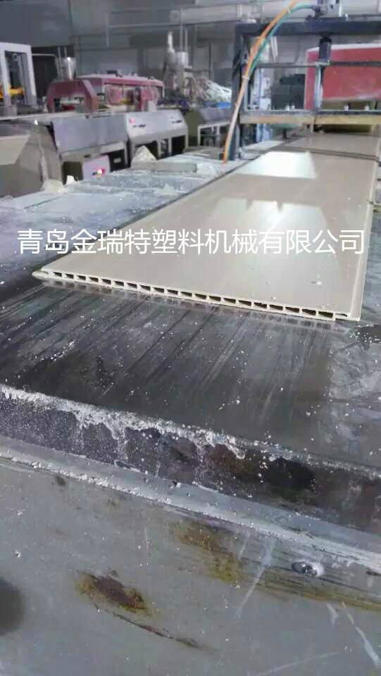 Bamboo fiber integrated wallboard production line