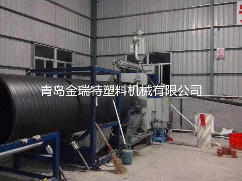 PE大口徑中空壁排污管生產線 2