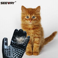 Seeway Pet Shedding Grooming Gloves for Cats Dogs and Horses