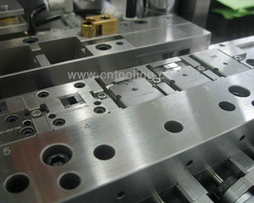 High precision stamping tooling
