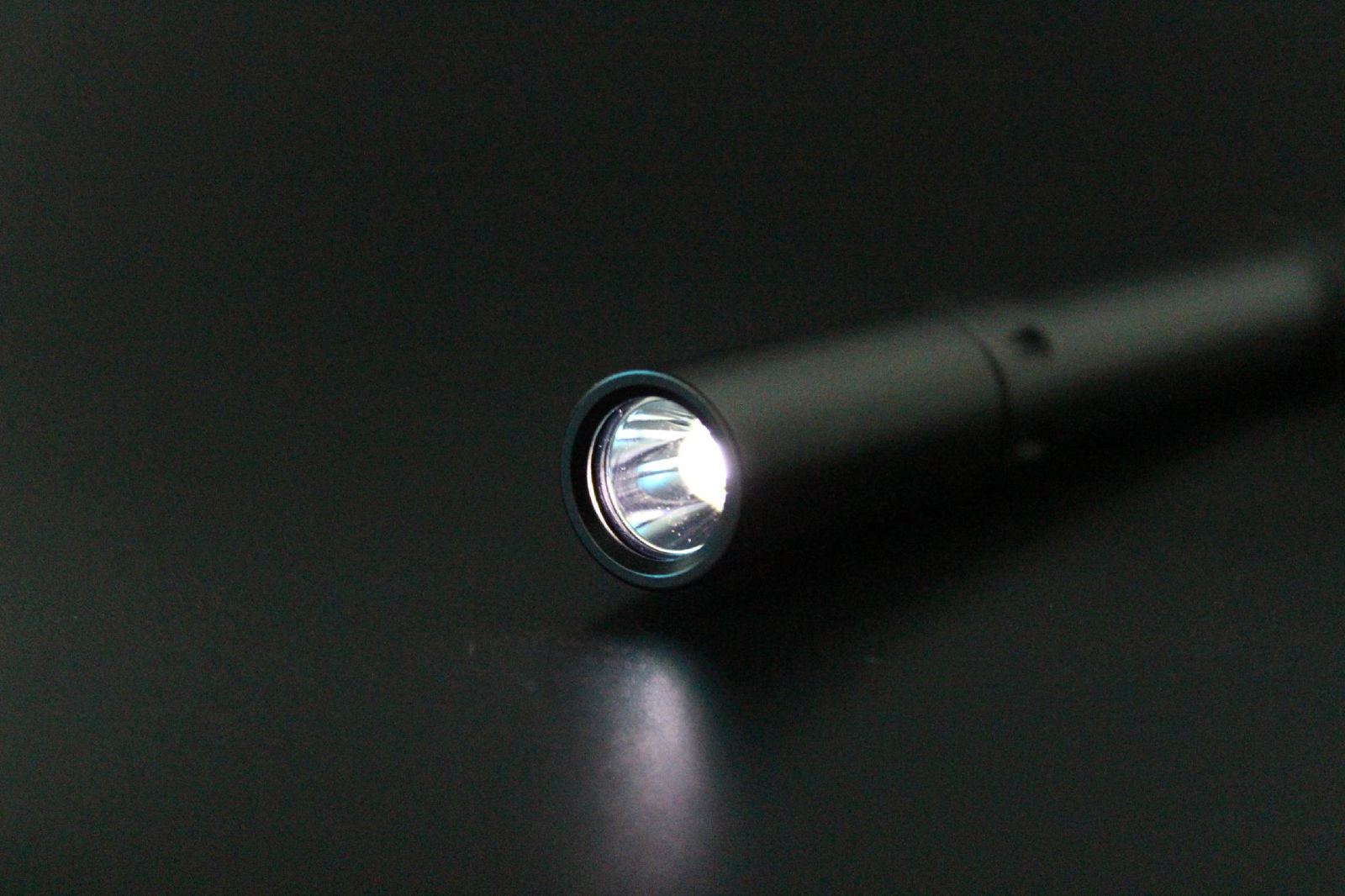 230 Lumen  Flashlight 3modes Pen light 4
