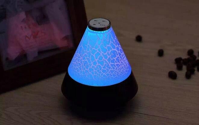 Awesome Wireless Colorful Bluetooth 7 Led Colorful Night Light Speaker 3