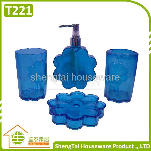 Small MQO Flower Shape New Design Popular Transparent Plastic Bathroom Set 3