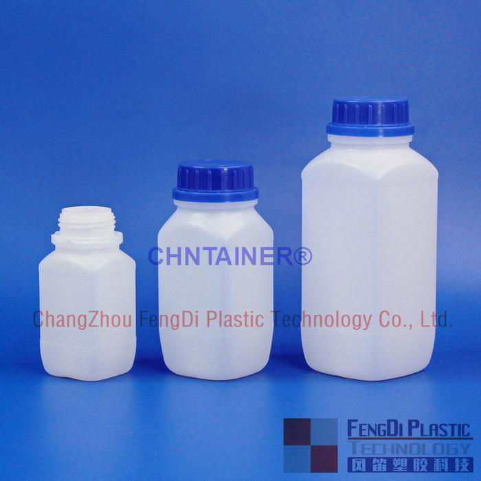 CHNTAINER 34 oz Natural HDPE Plastic Square Bottles 3