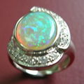 14K GOLD RING WITH NATURAL AUSTRALIAN OPAL & DIAMONDS