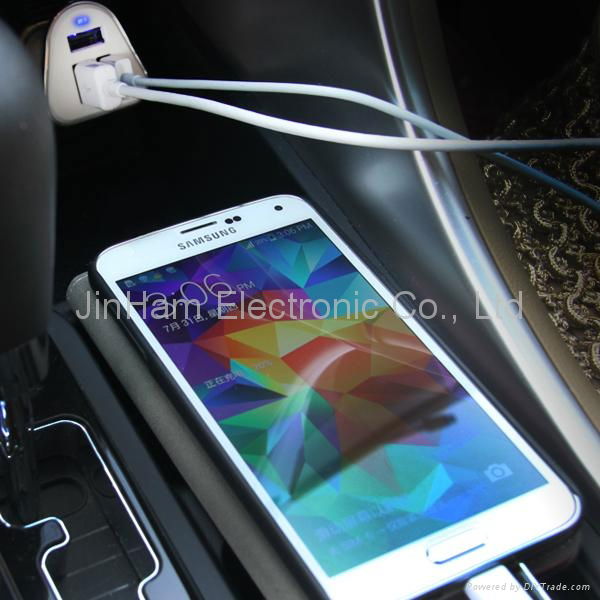 3 Ports USB 5.2A Portable Car Charger for Mobile Phone 5