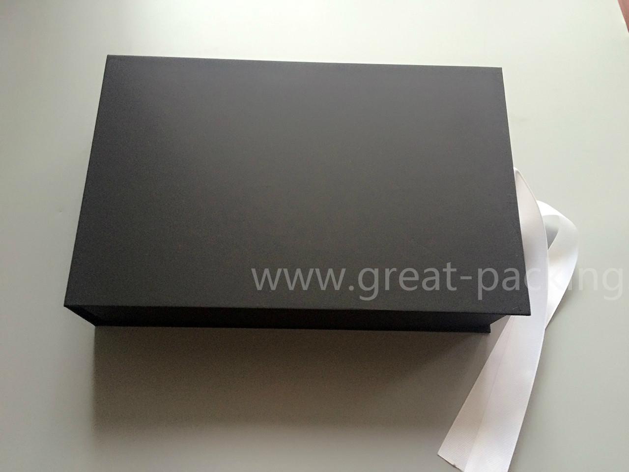 soft lamination foldable magnet box 4