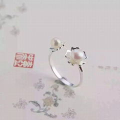 Petal opening style Freshwater pearl ring