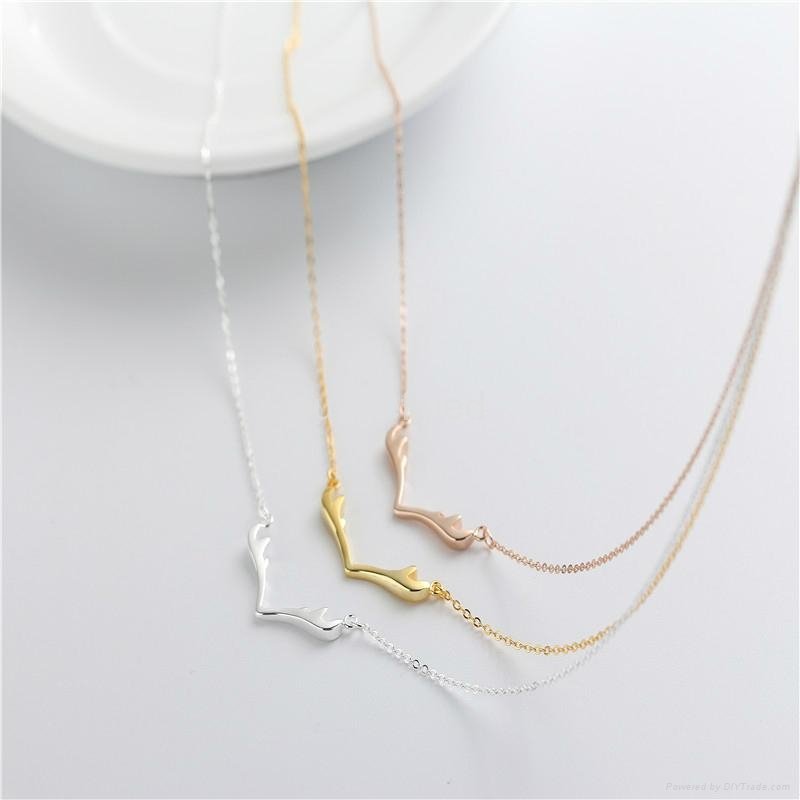 Symbolic Animal Deer Horn Charm Necklace with 925 Silver Antler Pendant Necklace