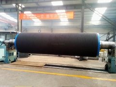Rubber press roll with large diameter for cardboard paper machine