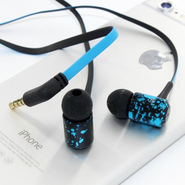  Popular earphones Metal earphones with flat cable from china factory