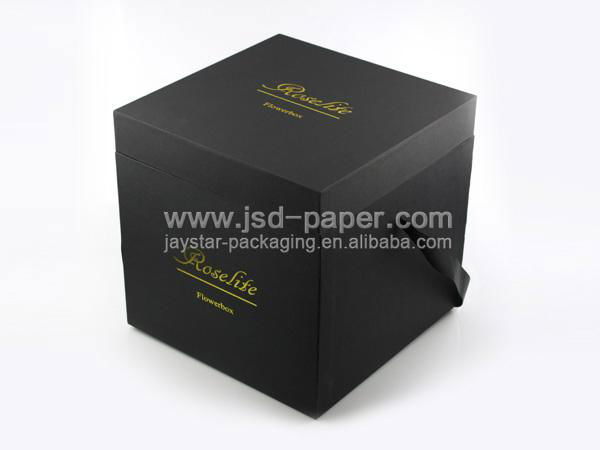 Black cardboard box with gold stamped logo luxury flower box for roses 2