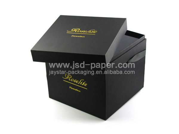 Black cardboard box with gold stamped logo luxury flower box for roses 3