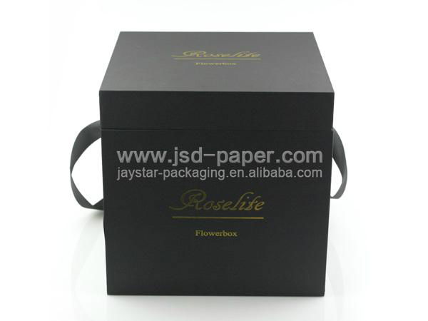 Black cardboard box with gold stamped logo luxury flower box for roses 5