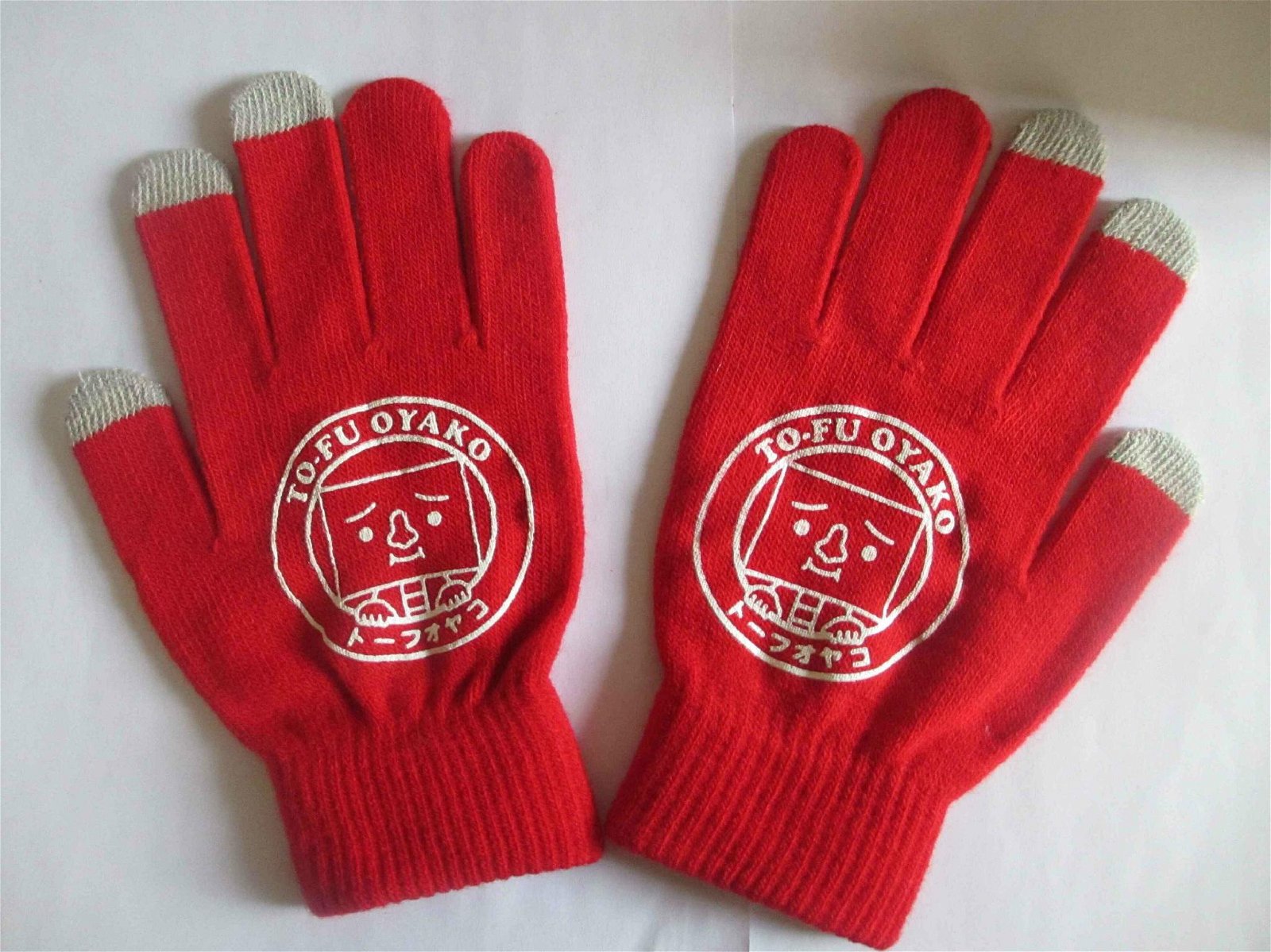 Good quality touch gloves 