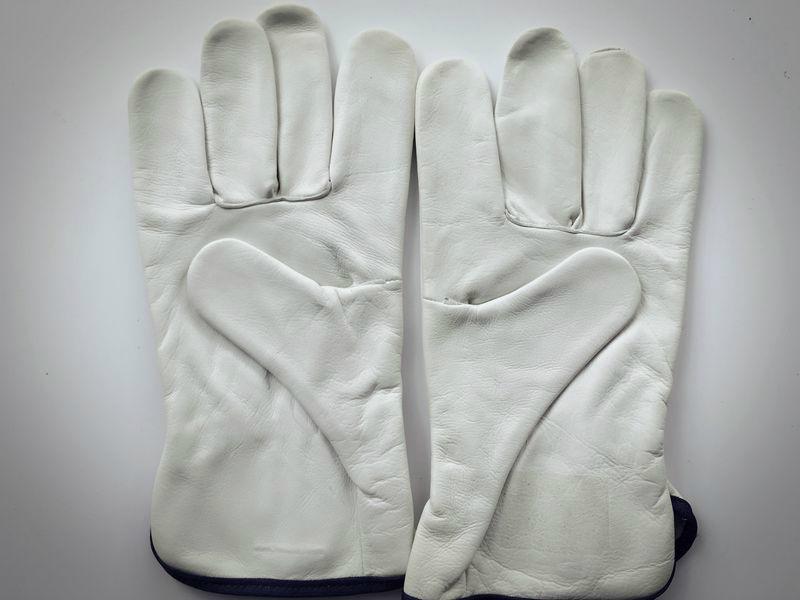 Cow grain leather gloves 