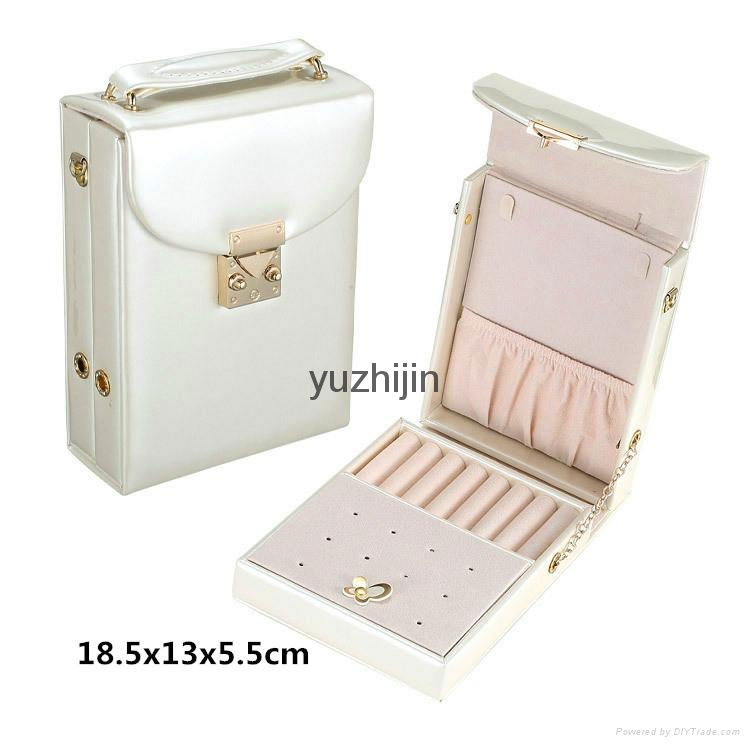 Portable creative leather jewelry box with Metal chain, 2