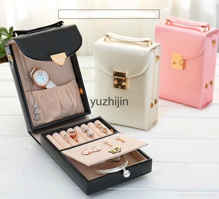 Portable creative leather jewelry box with Metal chain, 5